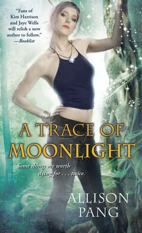 Portada de A Trace of Moonlight, de Allison Pang